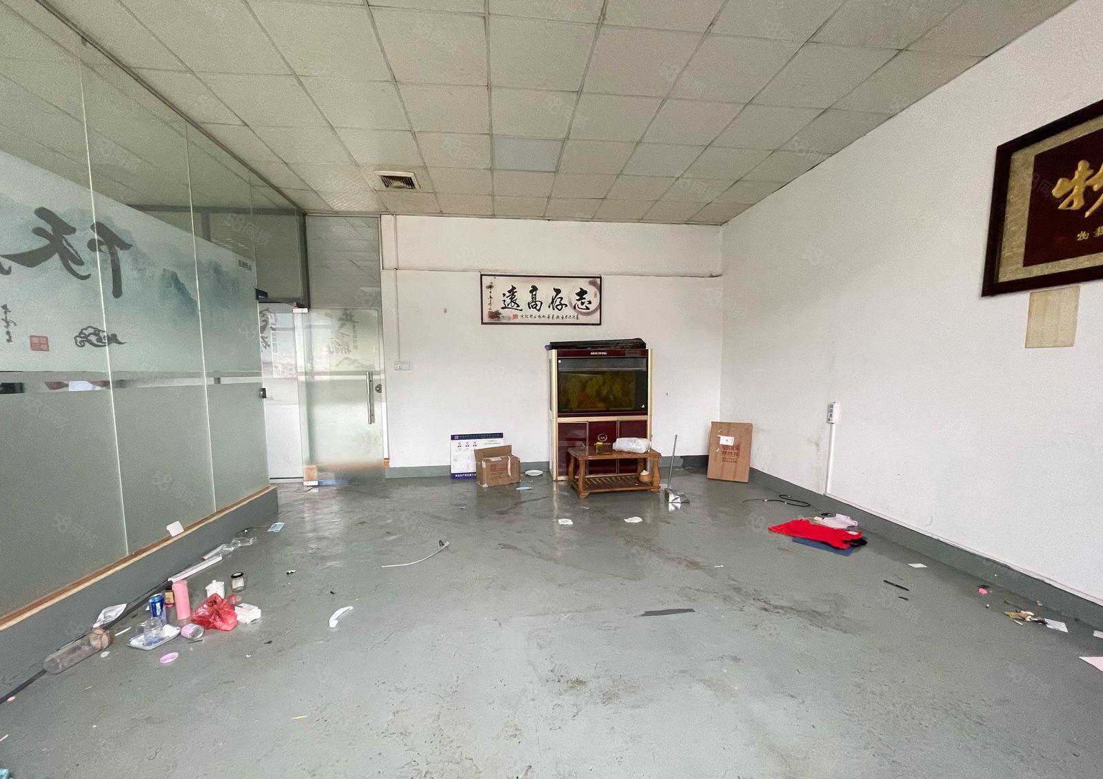 特价出租！西乡九围，洲石路，带装修600平厂房出租，租金23