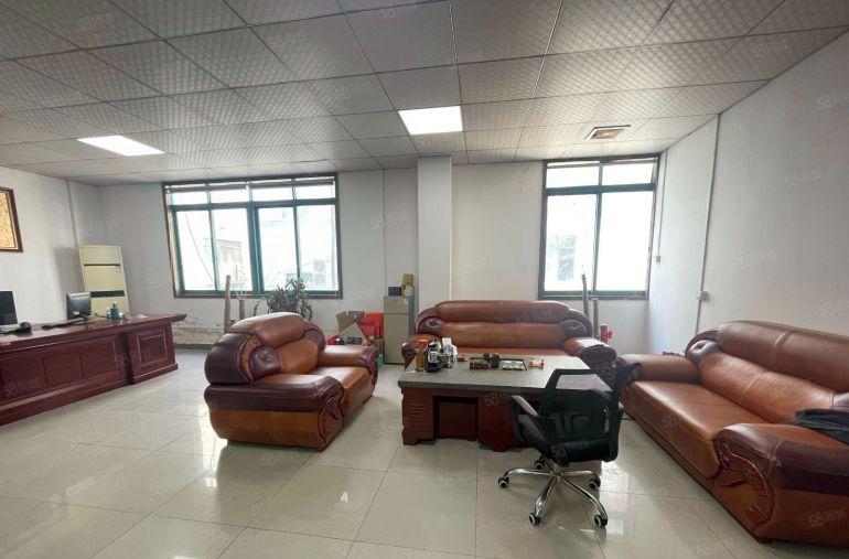 西乡固戍地铁站，带装修650平厂房出租，精装拎包即用