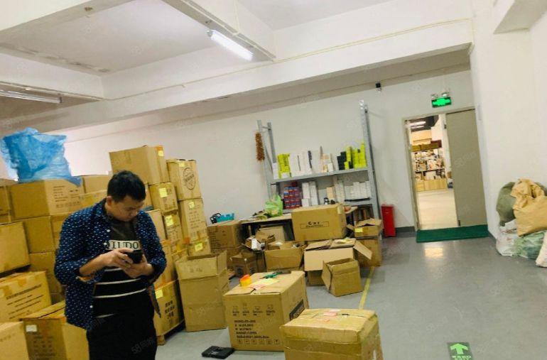 西乡固戍地铁口精装修300平办公贸易仓库小加工厂房写字楼出租