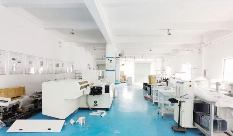 石岩楼上1000平米带装修厂房招租，现成水电办公室，使用率高