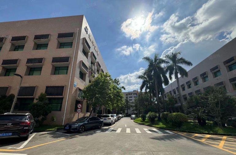 西乡固戍地铁口原房东楼上整层3500平精装修办公研发厂房出租