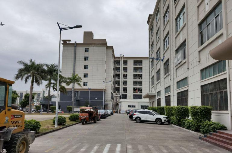 沙井恒明珠科技园原房东独院出租厂房6300平全新地坪漆可分租