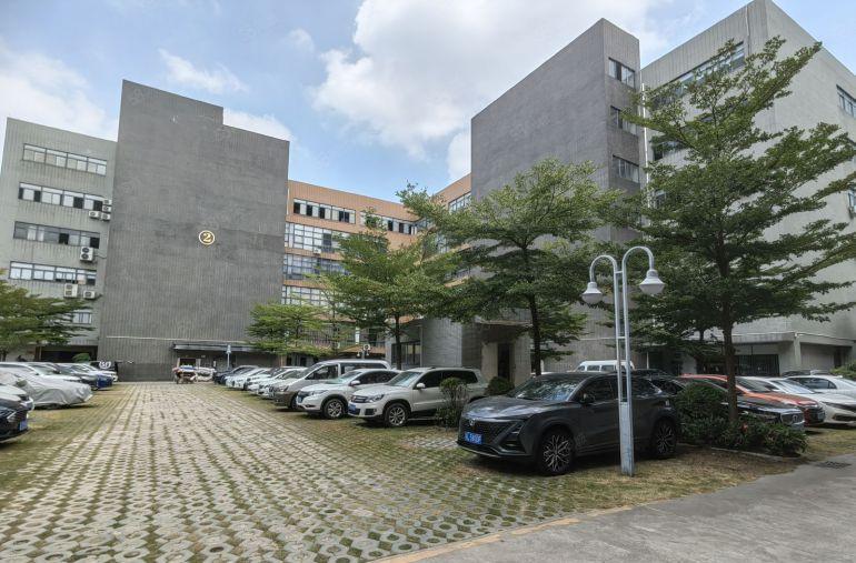 石岩上屋地铁口厂房出租200平至2000平方精装修办公室车间