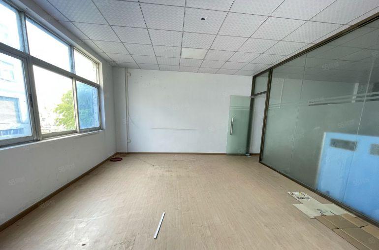 西乡后瑞，宝安大道边，大型工业区，带装修370平厂房出租