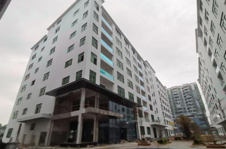 西乡固戍地铁口大型科技园新出楼上整层1300平精装修红本厂房