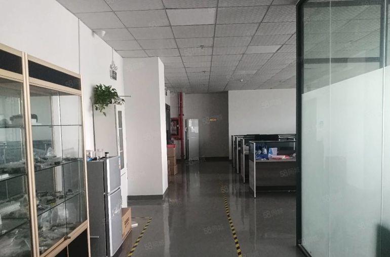 石岩新出原房东楼上860平方现有办公室装修