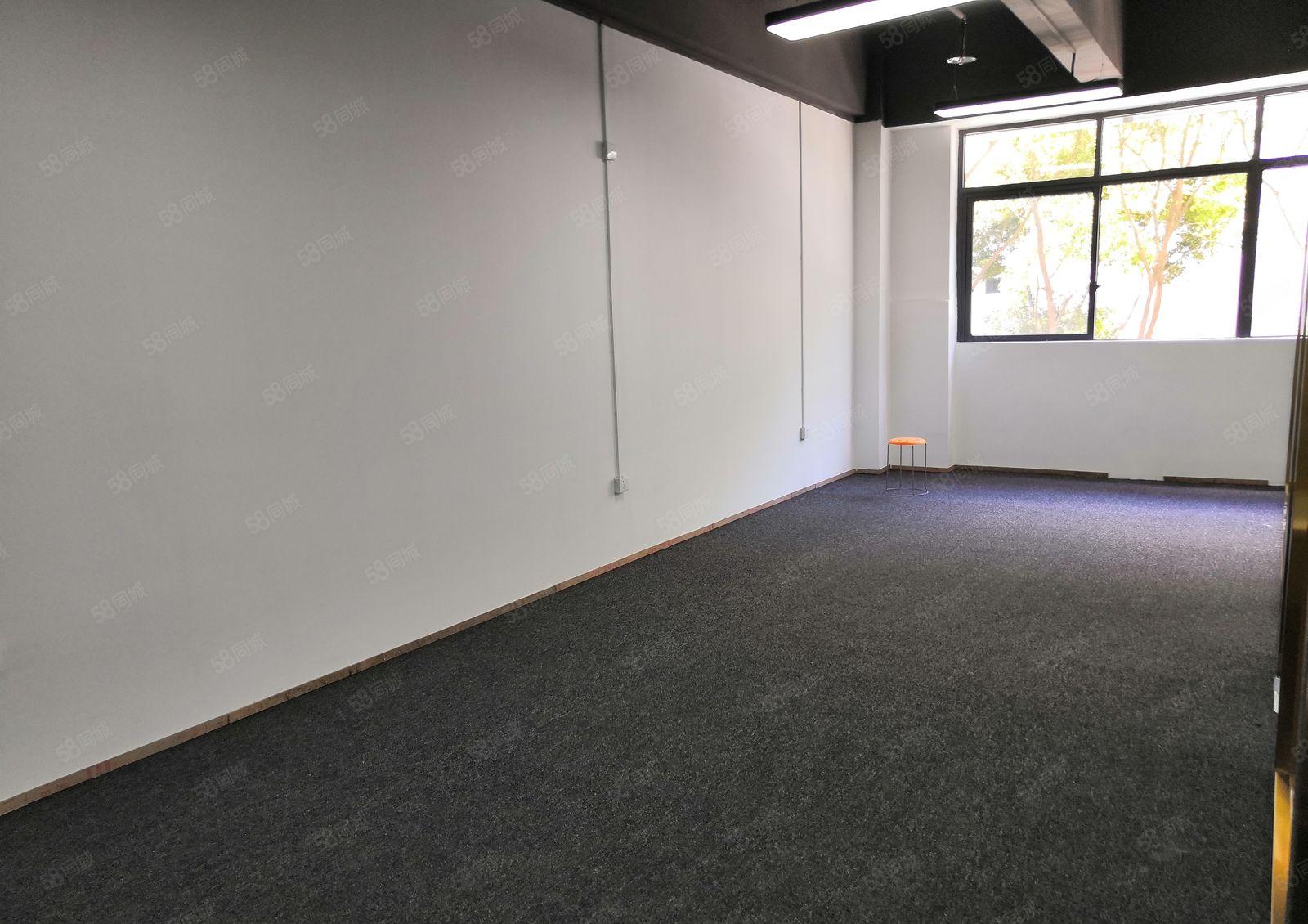 新安洪浪北楼上厂房1750平，大小分租。适合仓库或生产