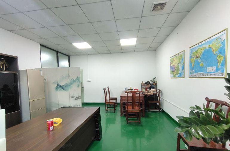 平峦山地铁站旁，独门独院楼上600平带现成装修厂房，仓库出租