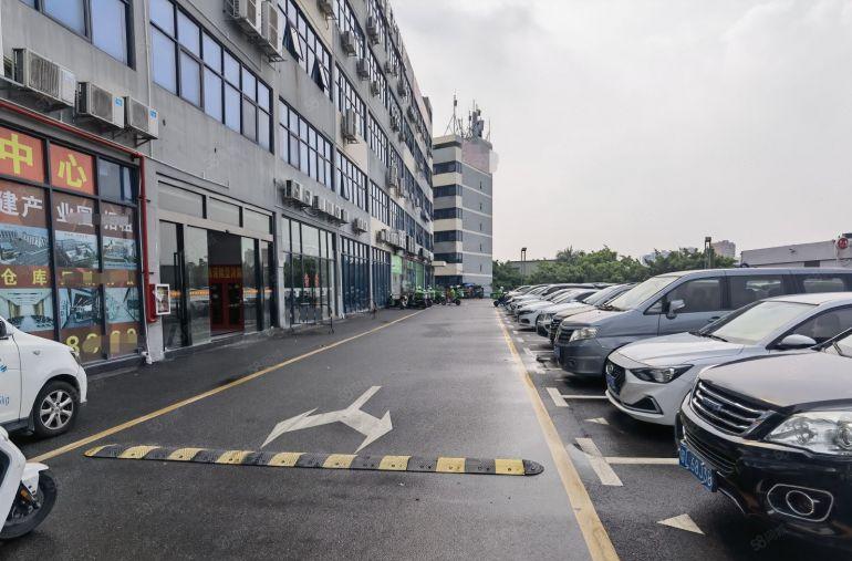 石岩上屋地铁口大型红本产业园300平精装修厂房办公室出租！