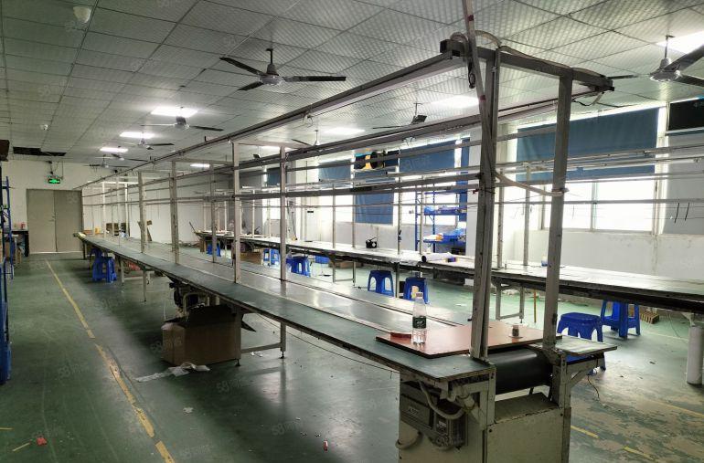 福永和平地铁站楼上1000平500平起租精装修厂房低价出租