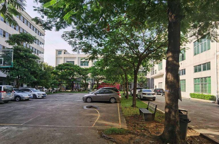 松岗原房东红本三层独院5400平空地大车位多形象好交通方便