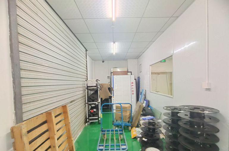 西乡，桃源居附近，鹤洲先进智园，楼上带装修整层1150平厂房