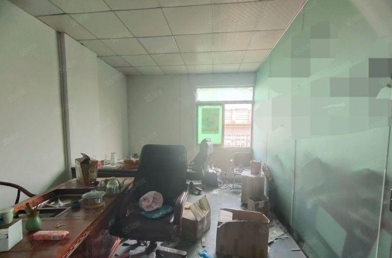 西乡固戍工业区，带装修600平整层厂房出租，租金28