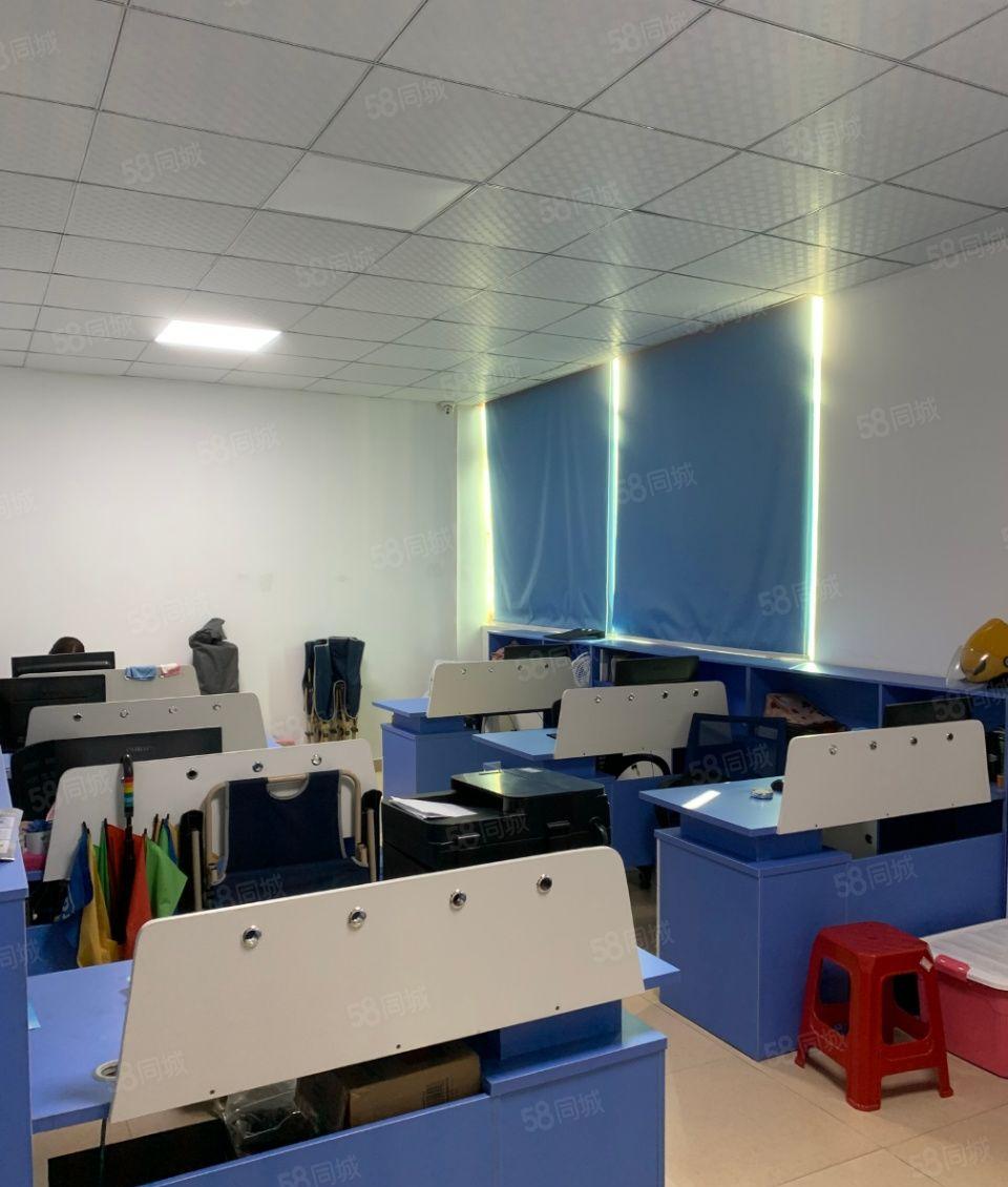 深圳厂房福永地铁口附近楼上精装厂房出租，配套齐全好招工