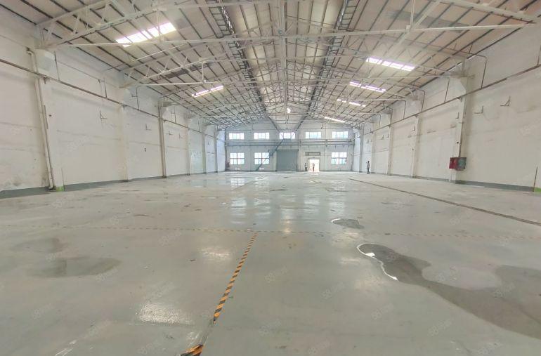 西乡航城街道边，大型工业园，一楼1600平钢结构，层高13米