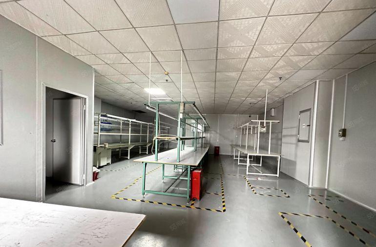 深圳宝安大道边地铁口附近园区楼上300平带拉线带装修厂房出租