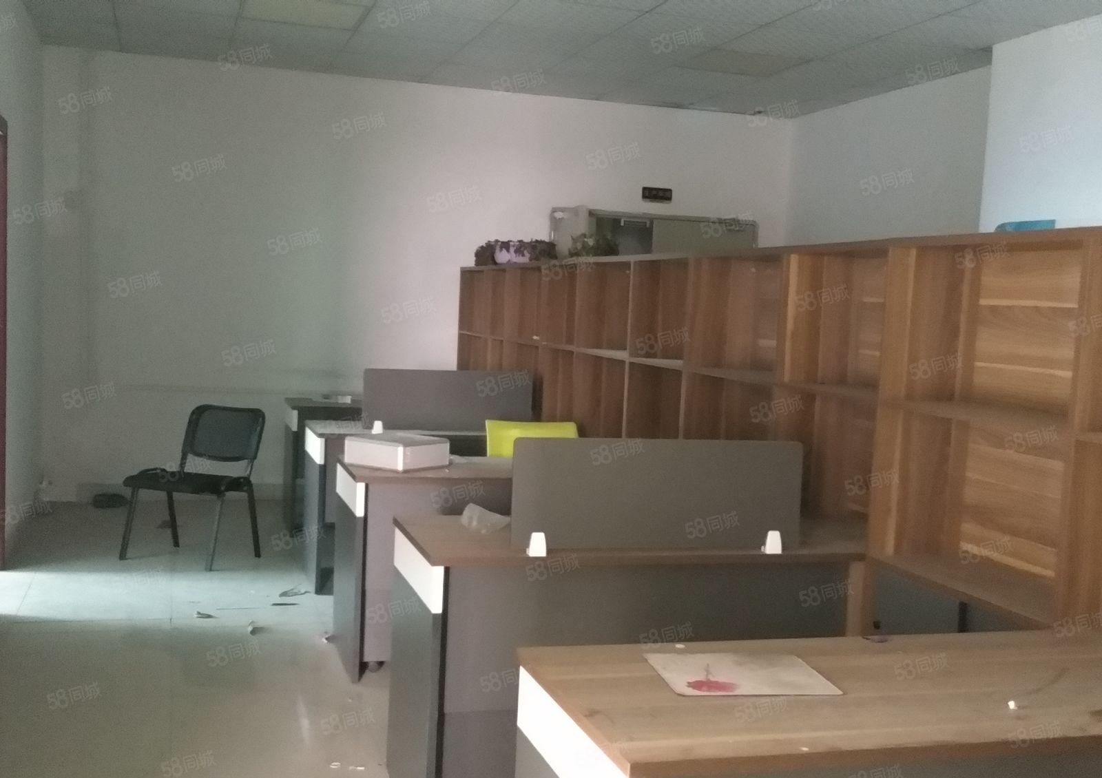 西乡鹤州洲石路边园区楼上精装修900平，现成水电天花吊顶