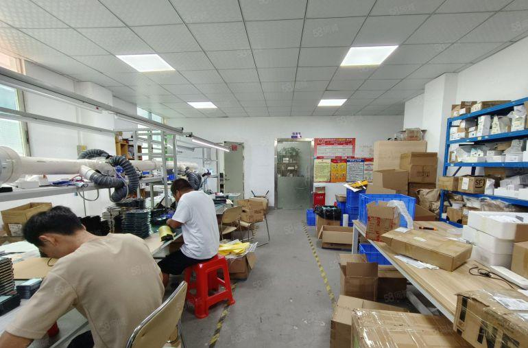 西乡，固戍工业区，楼上带装修260平厂房仓库出租，租金便宜！