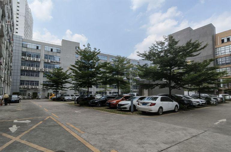 石岩上屋地铁口厂房出租200平至2000平方精装修办公室车间