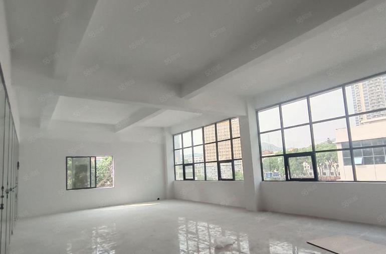 石岩全新园区招租180平方起租剩3900平方带装修主干道旁边