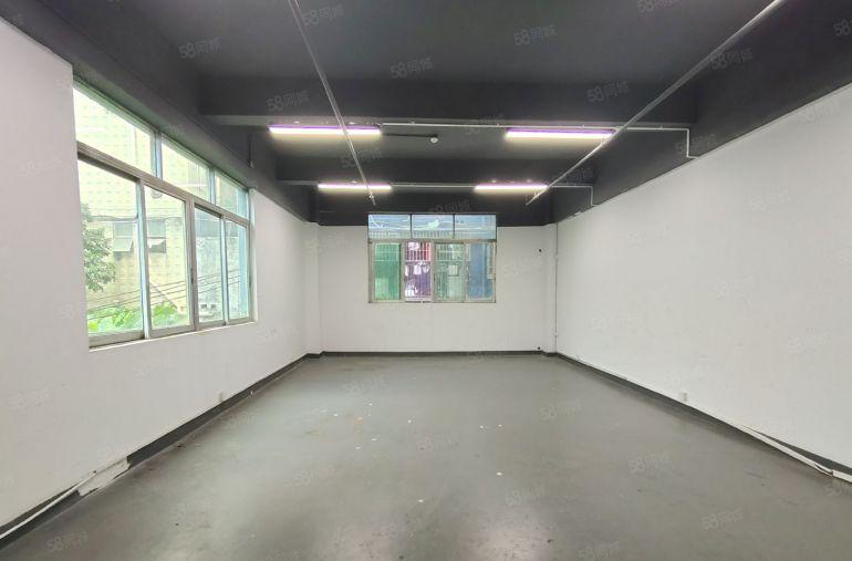 西乡，固戍地铁站附近，楼上85平136平带隔间办公，电商贸易