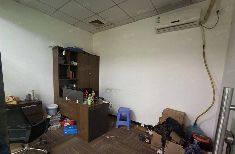 西乡钟屋地铁口原房东860平精装修厂房低价出租空地大临近国道