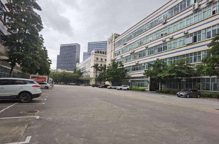 石岩石龙仔新出楼上带精装修厂房3000平出租，整层可分租