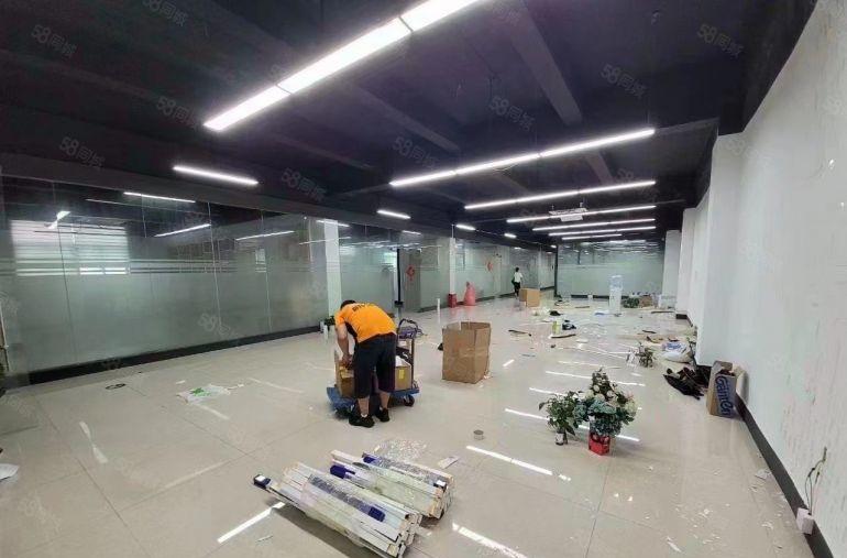 福永桥头地铁口精装修无尘车间1500平厂房低价出租可分租