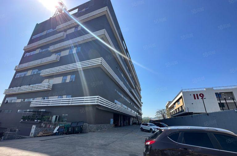 租金含税！石岩原房东红本厂房实际面积整层出租2800平！