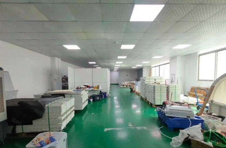 西乡鹤州高速出口带红本房东直租厂房600平精装修实用率高！