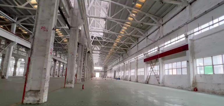 松岗滴水11米钢构厂房4000平方仓库出租可分租带10吨行车