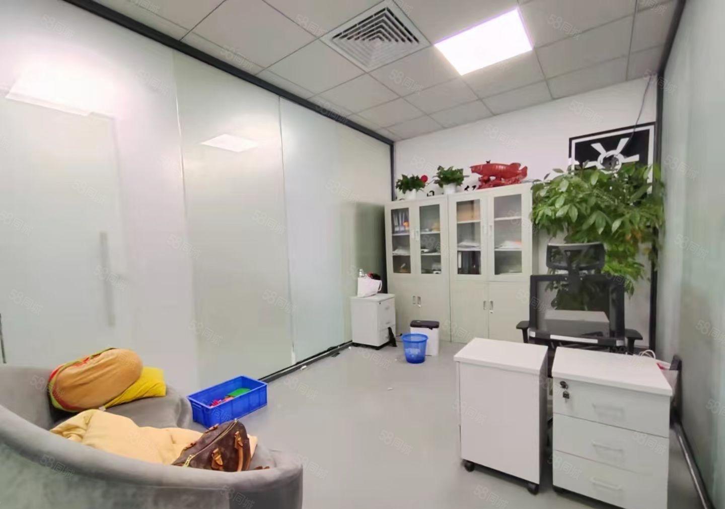 石岩汽车站新出独院三层面积5600平方独院厂房招租