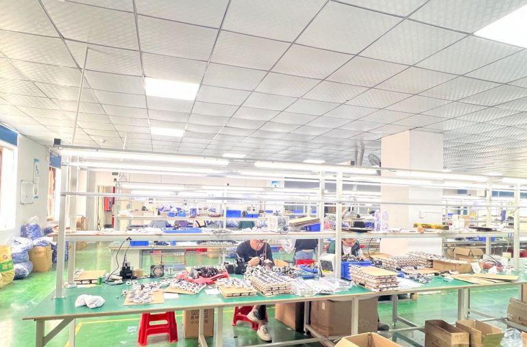 500平 精装修 带吊顶 西乡原房东带办公室厂房出租