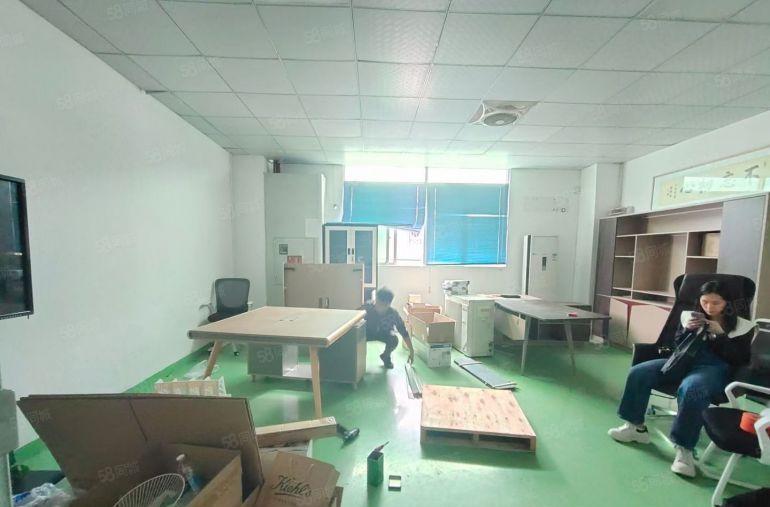 西乡固戍，原房东直租，带精装修520平厂房出租，使用率高