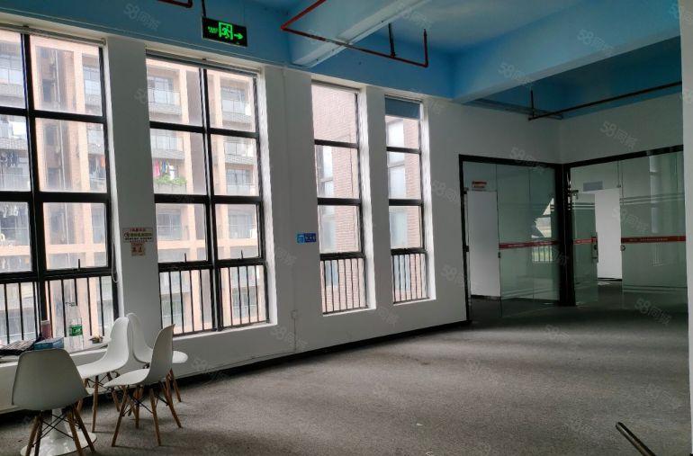 松岗地铁口楼上整层2000平原房东红本低价出租厂房仓库带装修