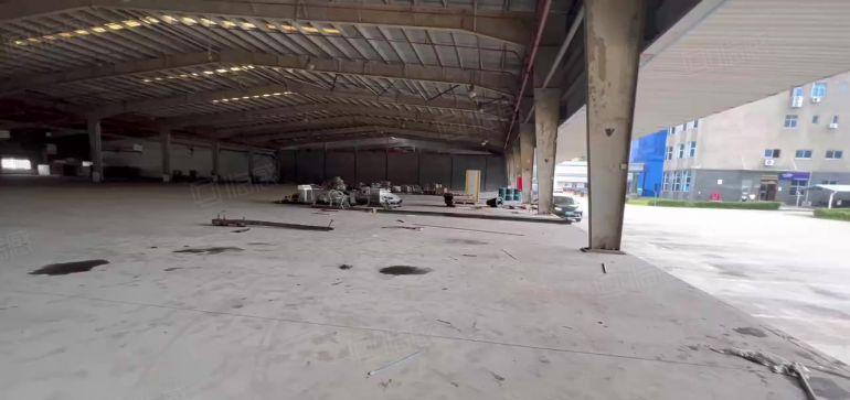 石岩高速口滴水9米钢构厂房3000平仓库出租带卸货平台空地大