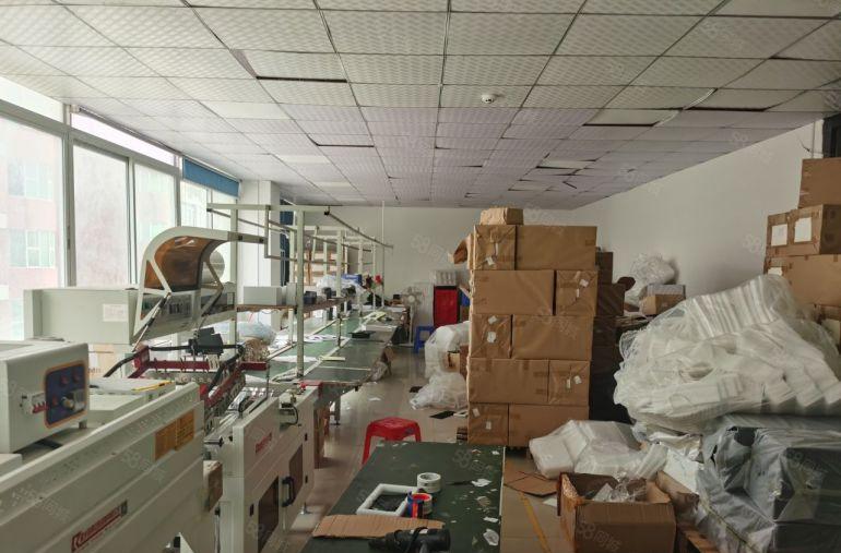 福永桥头地铁站附近原房东1500平米精装修厂房仓库低价出租