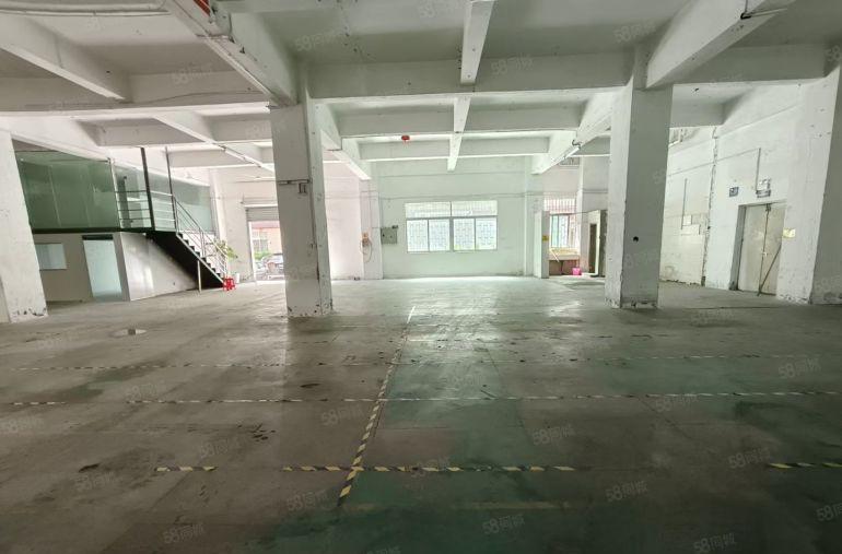 西乡桃源居附近鹤洲，一楼850平带阁楼厂房出租，好进大货车