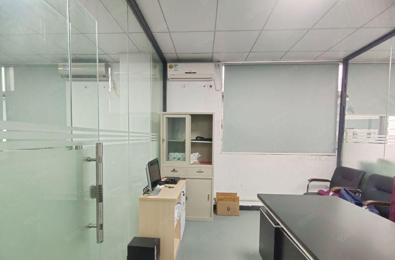 西乡，恒丰工业城边，楼上带装修500平办公厂房出租，租金便宜