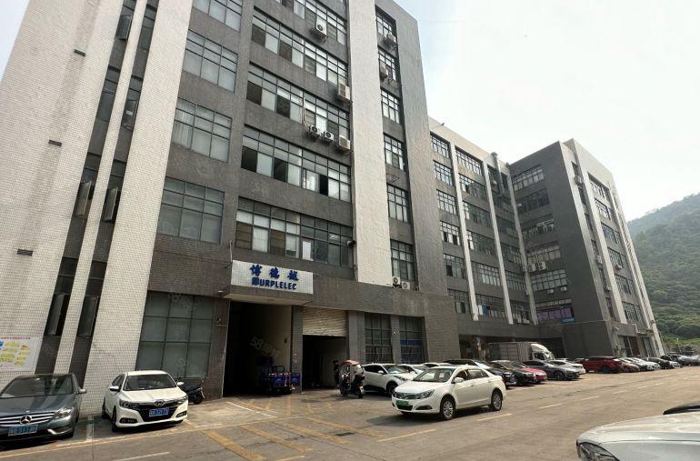 西乡桃源居附近原房东楼上2000平精装修厂房出租电子办公仓库