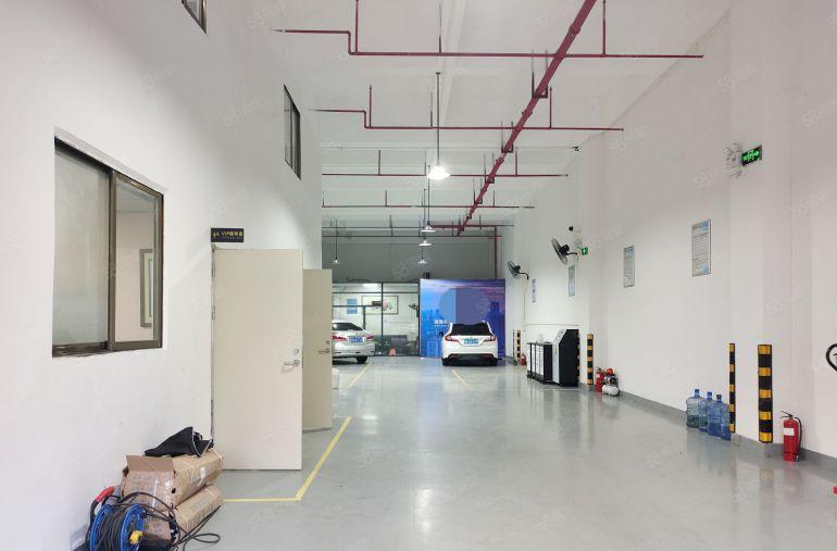 特价40，西乡固戍一楼650平带阁楼办公精装修厂房，层高6米