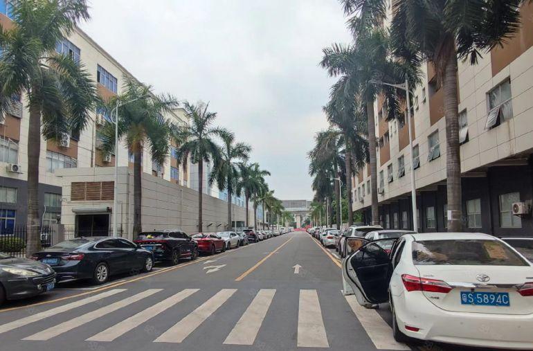 福永桥头地铁站楼上精装修1000平方办公室厂房低价出租空地大