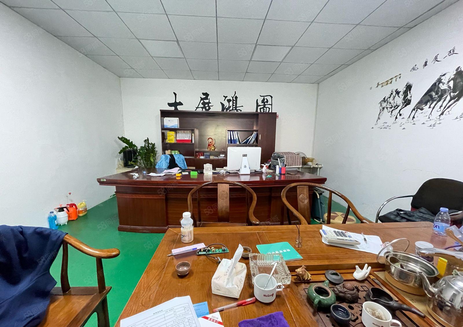 西乡簕竹角，大型工业区，电梯口位置，带装修400平厂房出租