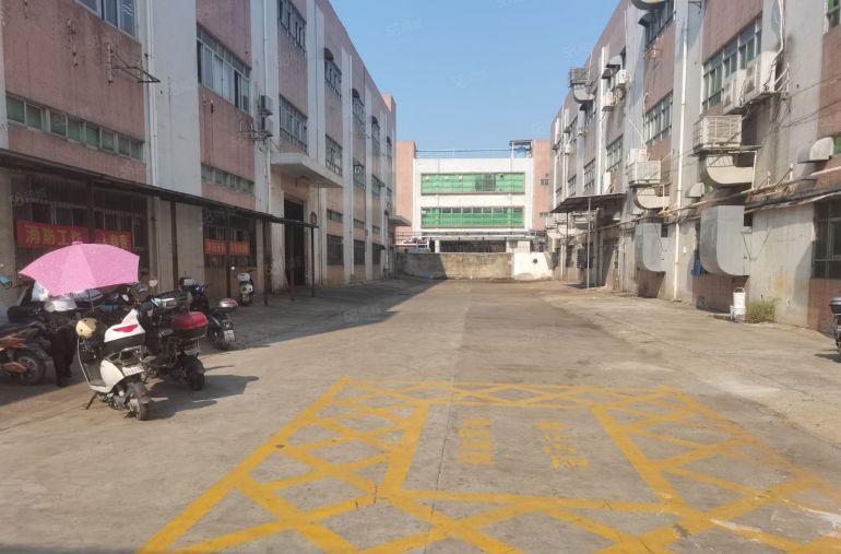 福永地铁口独院9000平厂房出租整租30元仓库分租空地大