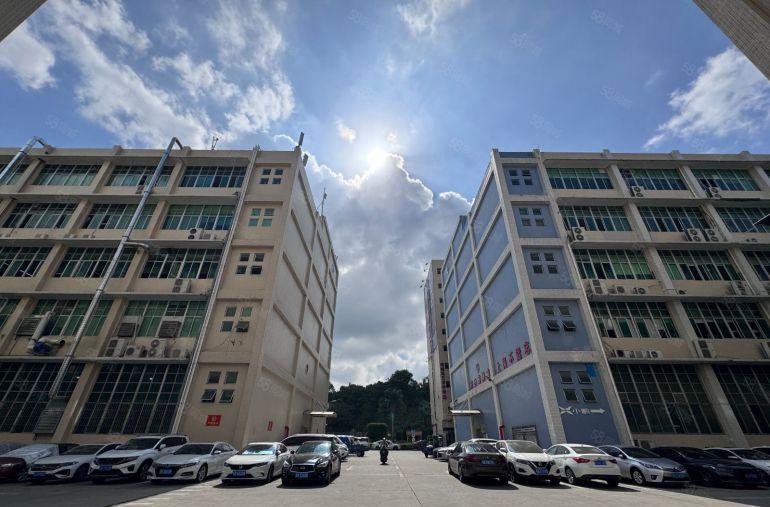 石岩地铁口原房东一楼厂房出租电商仓库分租高速路口带卸货平台