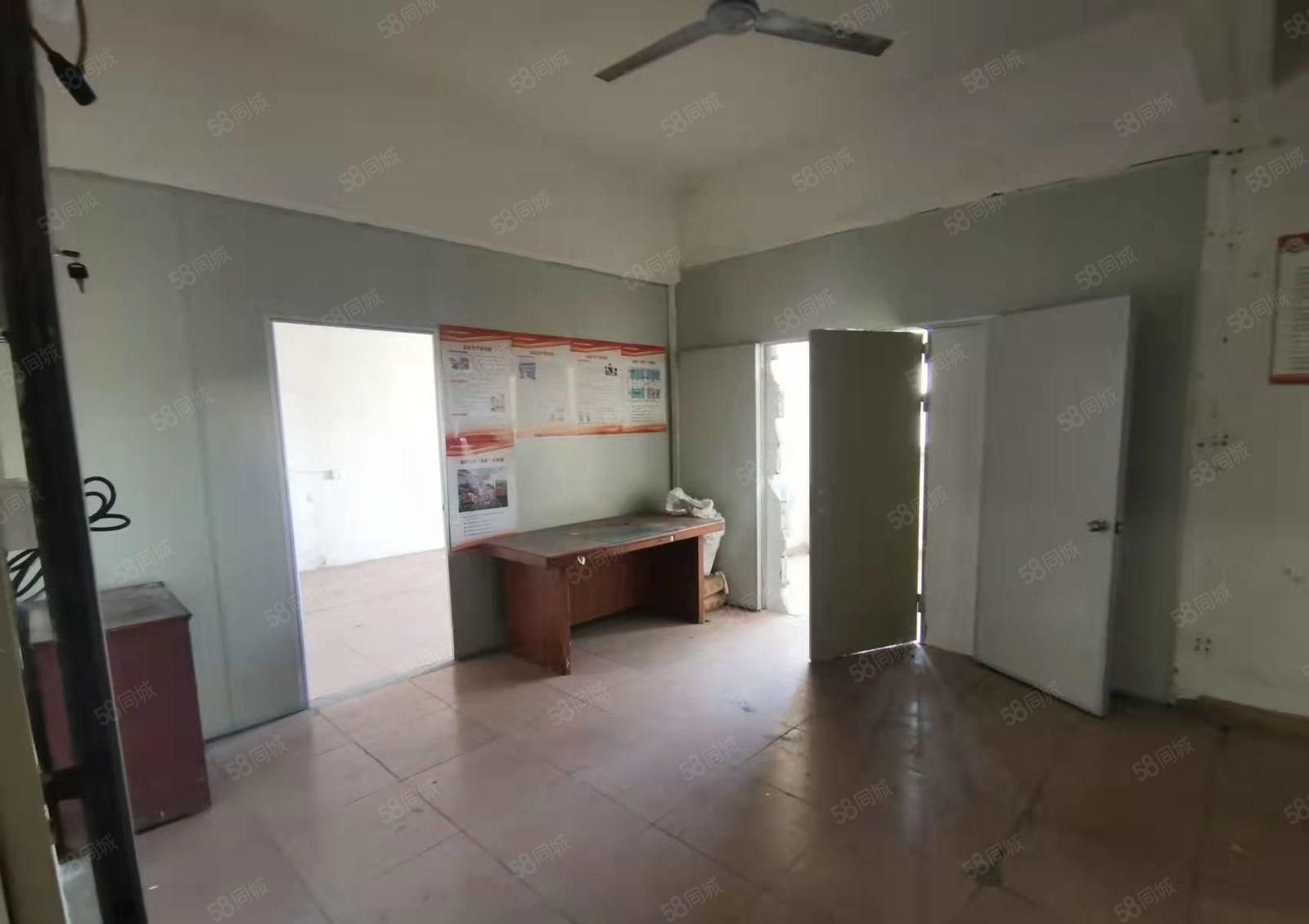 沙井后亭地铁口靠近松岗小面积 200平，适合初创业者租金便宜