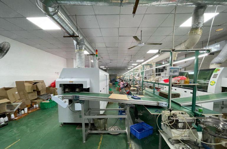 西乡固戍工业区，电梯口位置，原房东直租带装修520平厂房出租