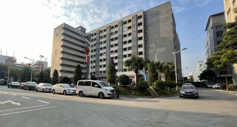 地铁口厂房！石岩工业园200平至2000平方厂房出租仓库出租