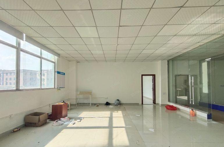 西乡固戍原房东620平精装修标准厂房出租，水电齐全，带吊机口