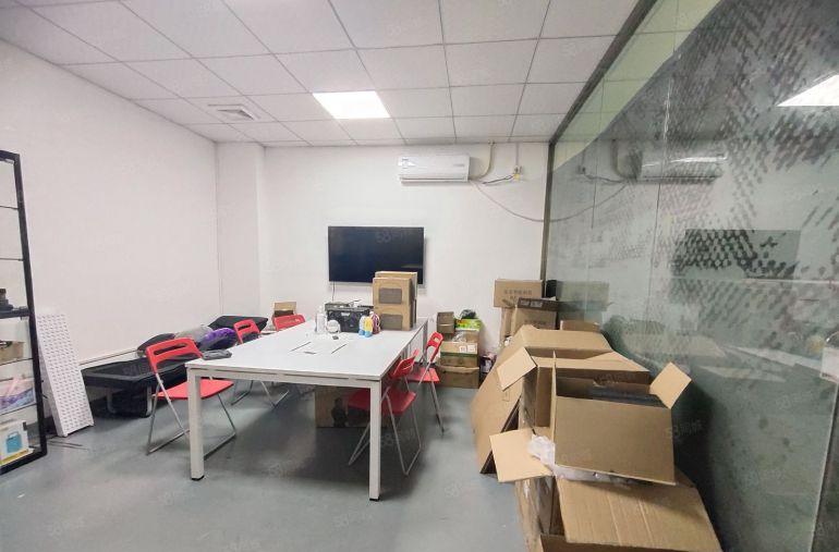 西乡，宝田创意园，地铁站边，楼上带装修470平起办公厂房出租